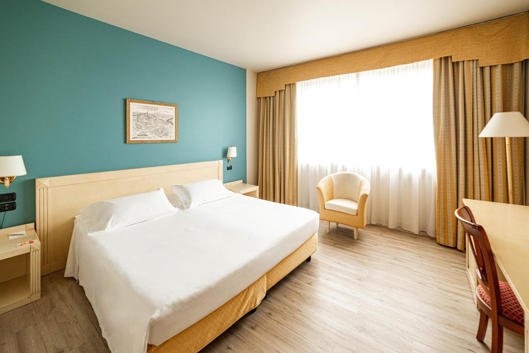 Phi Hotel Cavalieri Бра Екстериор снимка