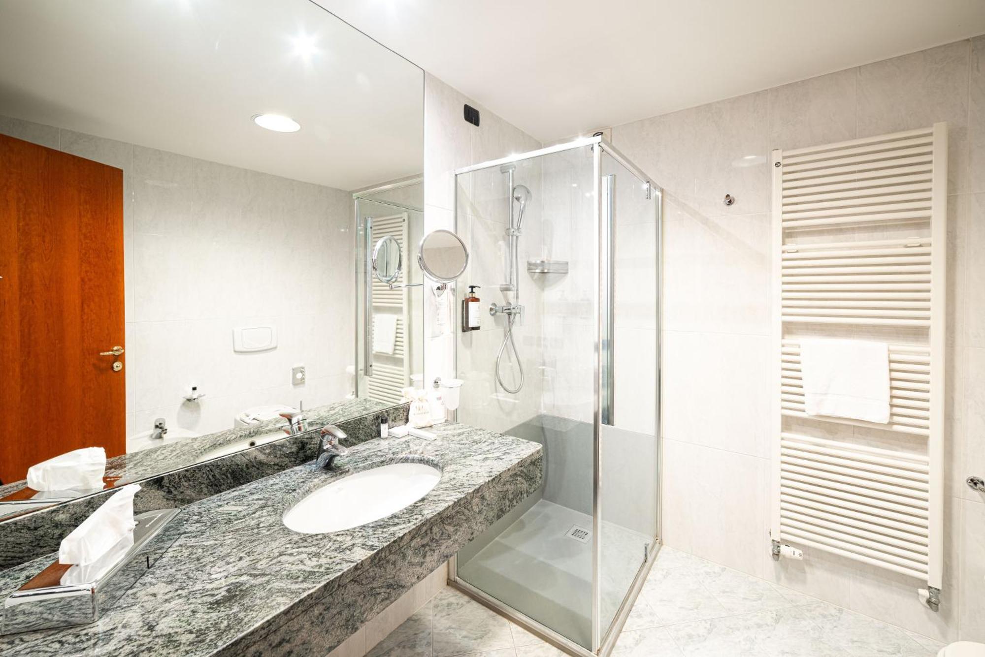 Phi Hotel Cavalieri Бра Екстериор снимка
