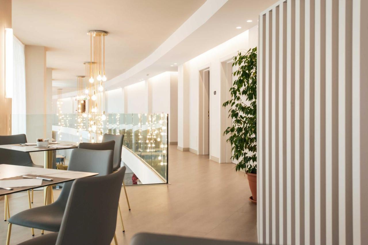 Phi Hotel Cavalieri Бра Екстериор снимка