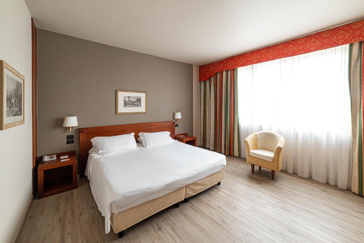 Phi Hotel Cavalieri Бра Екстериор снимка